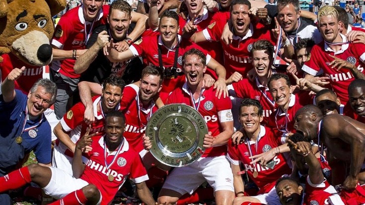 wie is coach psv